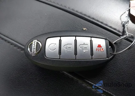 2017 Nissan Rogue Sv z USA, uszkodzony, nr VIN 5N1AT2MV4HC781625